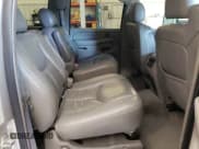 ✅ 2006 Chevrolet Suburban LS • VIN: 3GNGK26GX6G124877 • Лот: 47192555. Опубликован ранее на Copart с пробегом 204 578 миль. Бесплатный доступ к архиву аукционных продаж из США и подробный отчёт об истории автомобиля на DreamBid. Изображение 11.