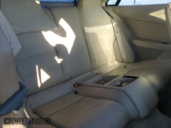 ✅ 2010 Mercedes-Benz E 350 • VIN: WDDKJ5GB7AF015982 • Lot: 89690475. Listed on Copart with 133,878 mi. Free auction sales archive from the USA and detailed vehicle history report at DreamBid. Image 10.