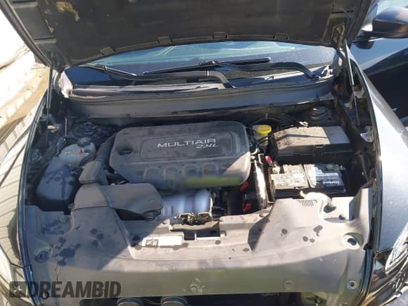 ✅ 2015 Jeep Cherokee Sport • VIN: 1C4PJLAB2FW616995 • Lot: 43384570. Listed on IAAI with 103,934 mi. Free auction sales archive from the USA and detailed vehicle history report at DreamBid. Image 10.