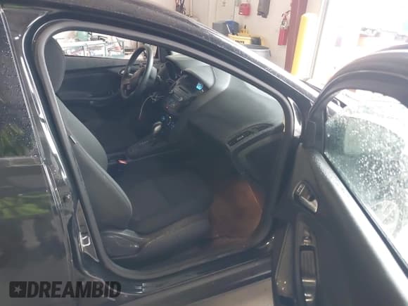 ✅ 2015 Ford Focus SE • VIN: 1FADP3F23FL367589 • Lot: 42298347. Listed on IAAI with 95,577 mi. Free auction sales archive from the USA and detailed vehicle history report at DreamBid. Image 5.