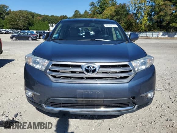 ✅ 2013 Toyota Highlander Limited • VIN: 5TDDK3EHXDS208675 • Lot: 84737175. Wystawiony na Copart z przebiegiem 88 298 mil. Bezpłatny archiwum sprzedaży aukcyjnych z USA i szczegółowy raport historii pojazdu na DreamBid. Zdjęcie 5.