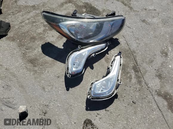 ✅ 2013 Hyundai Accent SE • VIN: KMHCU5AE0DU091628 • Lot: 85425155. Wystawiony na Copart z przebiegiem 103 095 mil. Bezpłatny archiwum sprzedaży aukcyjnych z USA i szczegółowy raport historii pojazdu na DreamBid. Zdjęcie 12.