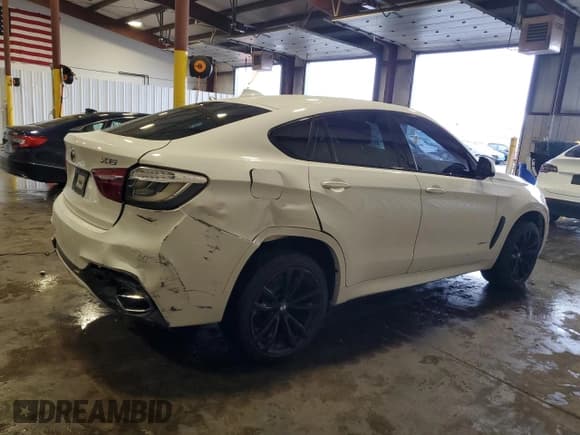 ✅ 2018 BMW X6 xDrive35i • VIN: 5UXKU2C57J0X48678 • Lot: 90456235. Wystawiony na Copart z przebiegiem 123 338 mil. Bezpłatny archiwum sprzedaży aukcyjnych z USA i szczegółowy raport historii pojazdu na DreamBid. Zdjęcie 3.