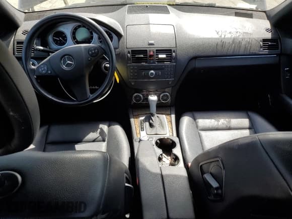 ✅ 2008 Mercedes-Benz C 350 Sport • VIN: WDDGF56X98F015335 • Lot: 57415735. Wystawiony na Copart z przebiegiem 110 216 mil. Bezpłatny archiwum sprzedaży aukcyjnych z USA i szczegółowy raport historii pojazdu na DreamBid. Zdjęcie 8.