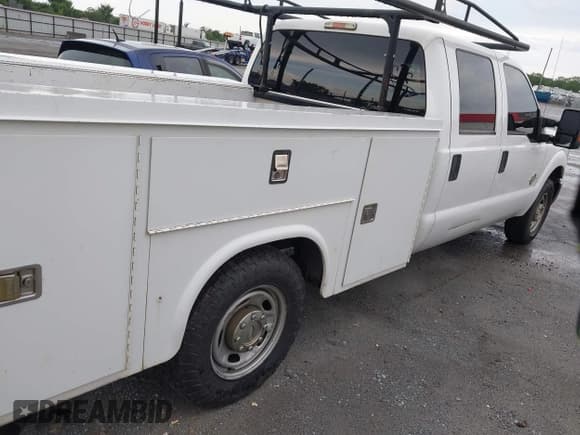 ✅ 2014 Ford F-250 XL • VIN: 1FT7W2AT0EEB17573 • Lot: 42539240. Listed on IAAI with 231,529 mi. Free auction sales archive from the USA and detailed vehicle history report at DreamBid. Image 4.