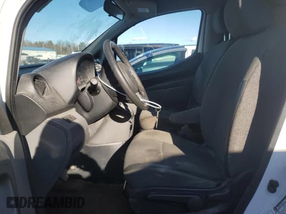 ✅ 2013 Nissan NV200 SV • VIN: 3N6CM0KN4DK696075 • Lot: 82459404. Wystawiony na Copart z przebiegiem 255 146 mil. Bezpłatny archiwum sprzedaży aukcyjnych z USA i szczegółowy raport historii pojazdu na DreamBid. Zdjęcie 7.