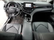 ✅ 2022 Toyota Camry SE • VIN: 4T1G11AK5NU635941 • Lot: 91058075. Wystawiony na Copart z przebiegiem 43 414 mil. Bezpłatny archiwum sprzedaży aukcyjnych z USA i szczegółowy raport historii pojazdu na DreamBid. Zdjęcie 8.