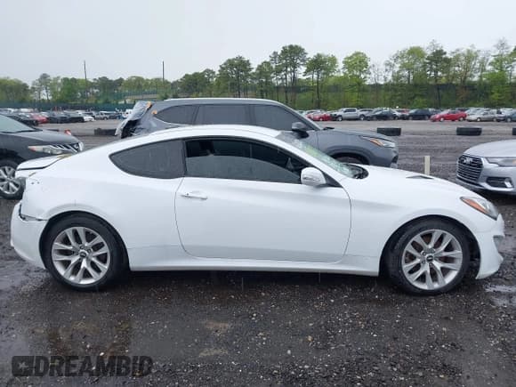 ✅ 2016 Hyundai Genesis Coupe 3.8L Base • VIN: KMHHT6KJXGU136900 • Lot: 42203757. Wystawiony na IAAI z przebiegiem 90 258 mil. Bezpłatny archiwum sprzedaży aukcyjnych z USA i szczegółowy raport historii pojazdu na DreamBid. Zdjęcie 14.