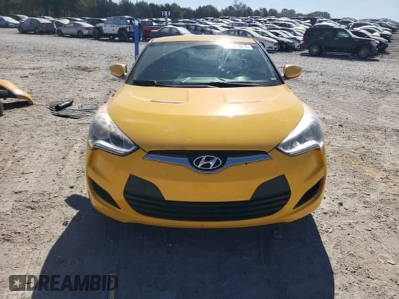 ✅ 2015 Hyundai Veloster • VIN: KMHTC6AD4FU227374 • Lot: 76863014. Wystawiony na Copart z przebiegiem 122 928 mil. Bezpłatny archiwum sprzedaży aukcyjnych z USA i szczegółowy raport historii pojazdu na DreamBid. Zdjęcie 5.
