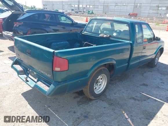 1997 Chevrolet S-10 LS с VIN 1GCCS1941V8102144, выставлен на аукционе IAAI как лот 42436763 с пробегом 156 332 миль миль и . История ставок и продаж доступна на DreamBid. Изображение 4.
