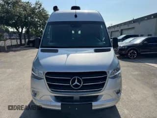 ✅ 2022 Mercedes-Benz Sprinter Cargo • VIN: W1X4EBHY0NP484324 • Лот: 85202705. Опубликован ранее на Copart с пробегом 8 679 миль. Бесплатный доступ к архиву аукционных продаж из США и подробный отчёт об истории автомобиля на DreamBid. Изображение 5.