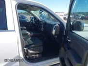 ✅ 2018 GMC Sierra 1500 SLT • VIN: 3GTP1NECXJG218861 • Lot: 43580068. Wystawiony na IAAI z przebiegiem 148 447 mil. Bezpłatny archiwum sprzedaży aukcyjnych z USA i szczegółowy raport historii pojazdu na DreamBid. Zdjęcie 5.