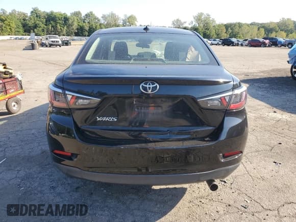 ✅ 2020 Toyota Yaris L • VIN: 3MYDLBYV7LY711792 • Лот: 70520915. Опубликован ранее на Copart с пробегом 98 777 миль. Бесплатный доступ к архиву аукционных продаж из США и подробный отчёт об истории автомобиля на DreamBid. Изображение 6.
