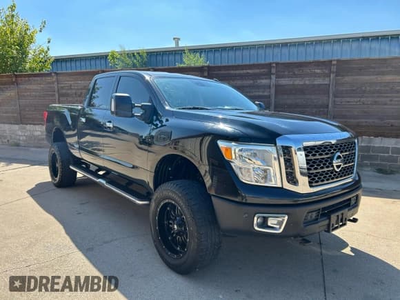 ✅ 2017 Nissan Titan SV • VIN: 1N6AA1F28HN552762 • Лот: 89440295. Опубликован ранее на Copart с пробегом 76 421 миль. Бесплатный доступ к архиву аукционных продаж из США и подробный отчёт об истории автомобиля на DreamBid. Изображение 1.