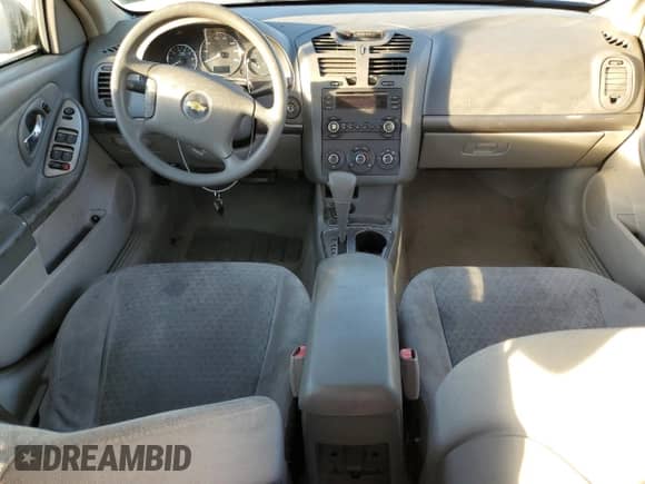 2007 Chevrolet Malibu LS z VIN 1G1ZS57N27F126943, wystawiony jako Copart lot #76556384 z przebiegiem 201 399 mil mil oraz Szkoda całkowita • Salvage title. Historia ofert i sprzedaży dostępna na DreamBid. Obrazek 8.