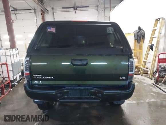 ✅ 2012 Toyota Tacoma • VIN: 3TMLU4EN2CM094154 • Lot: 41322227. Listed on IAAI with 270,712 mi. Free auction sales archive from the USA and detailed vehicle history report at DreamBid. Image 17.