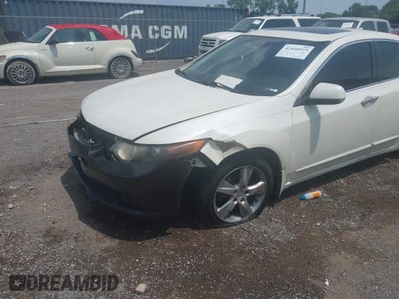 ✅ 2011 Acura TSX • VIN: JH4CU2F6XBC004310 • Lot: 42410553. Listed on IAAI with 260,048 mi. Free auction sales archive from the USA and detailed vehicle history report at DreamBid. Image 6.