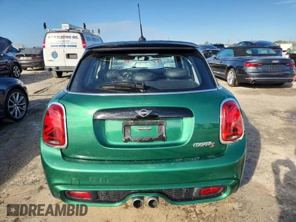 ✅ 2020 MINI Hardtop 4 Door Cooper S • VIN: WMWXU9C05L2L46571 • Lot: 90685525. Wystawiony na Copart z przebiegiem 26 121 mil. Bezpłatny archiwum sprzedaży aukcyjnych z USA i szczegółowy raport historii pojazdu na DreamBid. Zdjęcie 6.