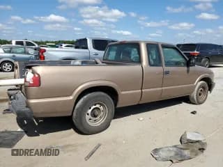 ✅ 2003 Chevrolet S-10 LS • VIN: 1GCCS19X038180860 • Лот: 53040135. Опубликован ранее на Copart с пробегом 285 083 миль. Бесплатный доступ к архиву аукционных продаж из США и подробный отчёт об истории автомобиля на DreamBid. Изображение 3.