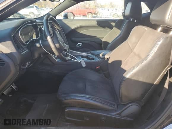 ✅ 2017 Dodge Challenger GT • VIN: 2C3CDZGG6HH581010 • Lot: 90358635. Wystawiony na Copart z przebiegiem 40 804 mil mil. Skorzystaj z bezpłatnego archiwum sprzedaży aukcyjnych z USA i zobacz szczegółowy raport historii pojazdu na DreamBid. Zdjęcie 7.