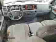 2006 Dodge 1500 Laramie z VIN 1D7HU18216S573270, wystawiony jako Copart lot #62885405 z przebiegiem 199 766 mil mil oraz Szkoda całkowita • Salvage title. Historia ofert i sprzedaży dostępna na DreamBid. Obrazek 8.