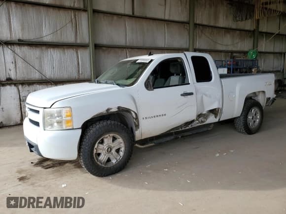 ✅ 2008 Chevrolet Silverado 1500 1LT • VIN: 2GCEK19C881105694 • Lot: 91090065. Listed on Copart with 186,365 mi. Free auction sales archive from the USA and detailed vehicle history report at DreamBid. Image 1.