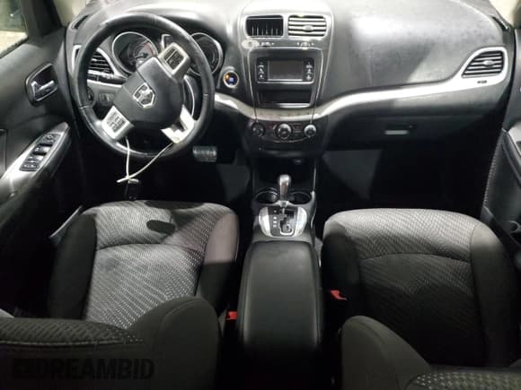 ✅ 2018 Dodge Journey SE • VIN: 3C4PDCAB2JT383626 • Lot: 88726885. Wystawiony na Copart z przebiegiem 136 653 mil. Bezpłatny archiwum sprzedaży aukcyjnych z USA i szczegółowy raport historii pojazdu na DreamBid. Zdjęcie 8.