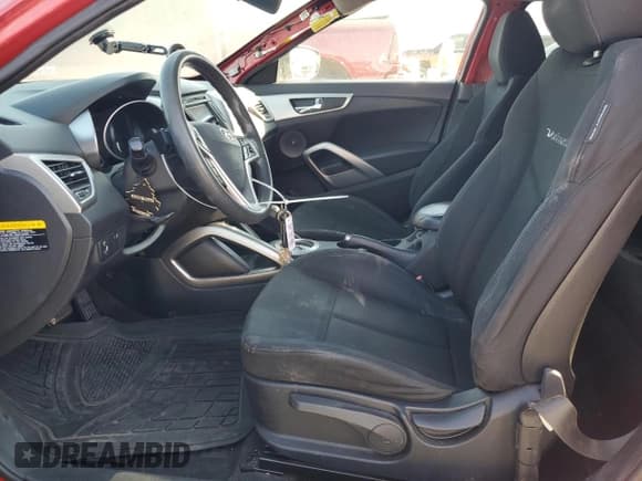 ✅ 2015 Hyundai Veloster • VIN: KMHTC6AD0FU240784 • Lot: 75347744. Wystawiony na Copart z przebiegiem 126 638 mil. Bezpłatny archiwum sprzedaży aukcyjnych z USA i szczegółowy raport historii pojazdu na DreamBid. Zdjęcie 7.