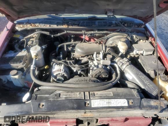 2000 Chevrolet Blazer LS z VIN 1GNDT13W1Y2308767, wystawiony jako Copart lot #78888274 z przebiegiem Nie podano mil oraz Nie do naprawy • Non repairable. Historia ofert i sprzedaży dostępna na DreamBid. Obrazek 12.