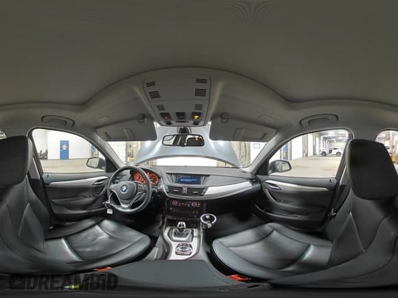 ✅ 2014 BMW X1 sDrive28i • VIN: WBAVM1C57EVW51687 • Лот: 86811025. Опубликован ранее на Copart с пробегом 52 063 миль. Бесплатный доступ к архиву аукционных продаж из США и подробный отчёт об истории автомобиля на DreamBid. Изображение 15.