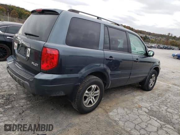 ✅ 2004 Honda Pilot EX • VIN: 2HKYF184X4H544819 • Lot: 82773965. Listed on Copart with 177,699 mi. Free auction sales archive from the USA and detailed vehicle history report at DreamBid. Image 3.