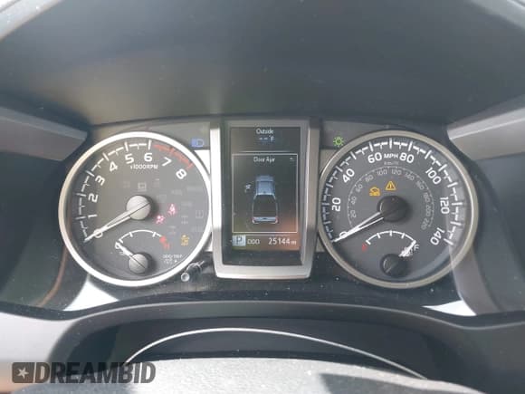 ✅ 2021 Toyota Tacoma SR5 • VIN: 5TFAZ5CN9MX115532 • Lot: 43208018. Listed on IAAI with 25,144 mi. Free auction sales archive from the USA and detailed vehicle history report at DreamBid. Image 7.