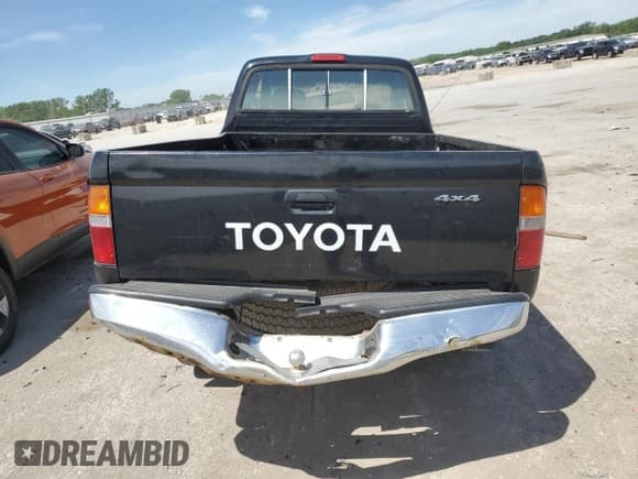 ✅ 1996 Toyota Tacoma • VIN: 4TAWM72N5TZ191278 • Lot: 57338965. Wystawiony na Copart z przebiegiem 233 749 mil. Bezpłatny archiwum sprzedaży aukcyjnych z USA i szczegółowy raport historii pojazdu na DreamBid. Zdjęcie 6.