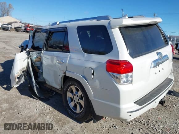 ✅ 2012 Toyota 4Runner SR5 • VIN: JTEBU5JR7C5101885 • Лот: 43619611. Опубликован ранее на IAAI с пробегом Не указан. Бесплатный доступ к архиву аукционных продаж из США и подробный отчёт об истории автомобиля на DreamBid. Изображение 3.