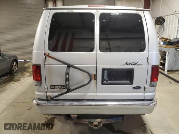 ✅ 2005 Ford Econoline Passenger XL • VIN: 1FBNE31L85HA52006 • Lot: 70610014. Listed on Copart with 182,806 mi. Free auction sales archive from the USA and detailed vehicle history report at DreamBid. Image 6.