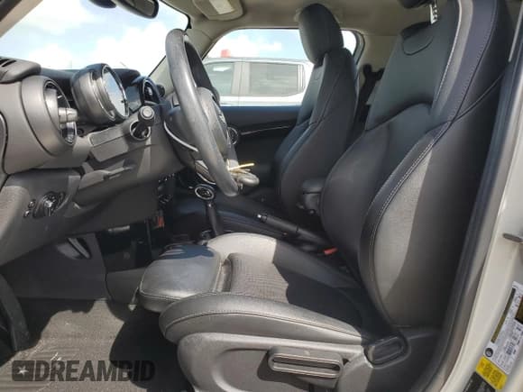 ✅ 2016 MINI Hardtop 4 Door S • VIN: WMWXU3C51G2D28635 • Лот: 50839805. Опубликован ранее на Copart с пробегом 76 274 миль. Бесплатный доступ к архиву аукционных продаж из США и подробный отчёт об истории автомобиля на DreamBid. Изображение 7.