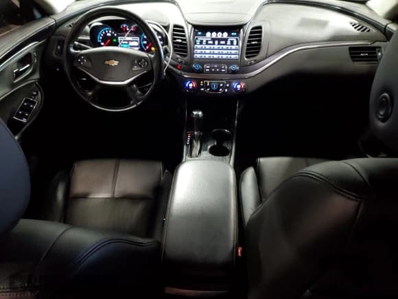 ✅ 2017 Chevrolet Impala LT • VIN: 2G1105SA7H9154058 • Лот: 72462204. Опубликован ранее на Copart с пробегом 154 247 миль. Бесплатный доступ к архиву аукционных продаж из США и подробный отчёт об истории автомобиля на DreamBid. Изображение 8.