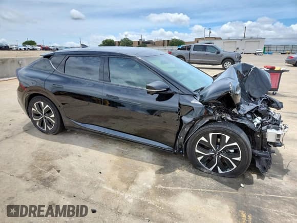 ✅ 2022 Kia EV6 GT-Line • VIN: KNDC44LA9N5052962 • Лот: 60885465. Опубликован ранее на Copart с пробегом 27 532 миль. Бесплатный доступ к архиву аукционных продаж из США и подробный отчёт об истории автомобиля на DreamBid. Изображение 4.