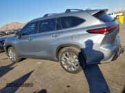 ✅ 2022 Toyota Highlander Hybrid Limited • VIN: 5TDYARAH2NS012969 • Лот: 96096815. Опубликован ранее на Copart с пробегом 107 974 миль. Бесплатный доступ к архиву аукционных продаж из США и подробный отчёт об истории автомобиля на DreamBid. Изображение 2.