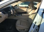 ✅ 2015 Hyundai Genesis 3.8L • VIN: KMHGN4JE1FU055782 • Lot: 88914475. Wystawiony na Copart z przebiegiem 155 891 mil. Bezpłatny archiwum sprzedaży aukcyjnych z USA i szczegółowy raport historii pojazdu na DreamBid. Zdjęcie 7.