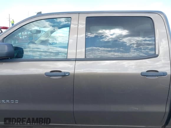 ✅ 2014 Chevrolet Silverado 1500 LT • VIN: 3GCUKREC0EG414112 • Лот: 42775331. Опубликован ранее на IAAI с пробегом 187 700 миль. Бесплатный доступ к архиву аукционных продаж из США и подробный отчёт об истории автомобиля на DreamBid. Изображение 14.