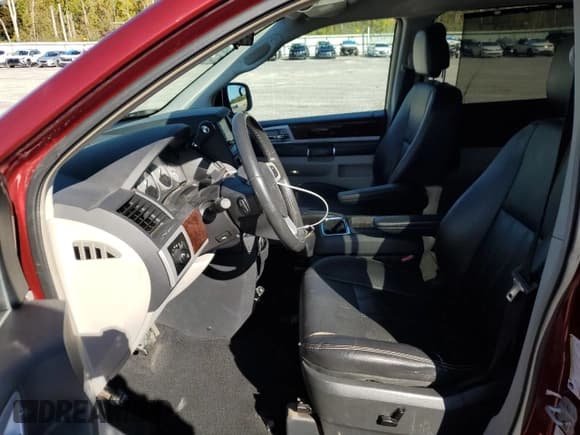 ✅ 2010 Chrysler Town & Country Touring Plus • VIN: 2A4RR8D13AR338489 • Lot: 83876465. Wystawiony na Copart z przebiegiem 137 572 mil. Bezpłatny archiwum sprzedaży aukcyjnych z USA i szczegółowy raport historii pojazdu na DreamBid. Zdjęcie 7.