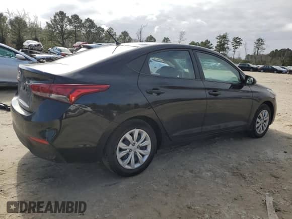 2021 Hyundai Accent SE z VIN 3KPC24A67ME136222, wystawiony jako Copart lot #40652874 z przebiegiem 102 378 mil mil oraz . Historia ofert i sprzedaży dostępna na DreamBid. Obrazek 3.