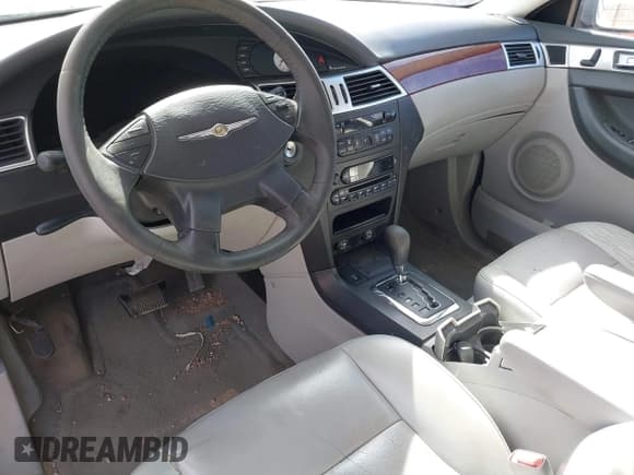 ✅ 2007 Chrysler Pacifica Touring • VIN: 2A8GM68X27R196197 • Lot: 41860142. Wystawiony na IAAI z przebiegiem 131 361 mil. Bezpłatny archiwum sprzedaży aukcyjnych z USA i szczegółowy raport historii pojazdu na DreamBid. Zdjęcie 15.