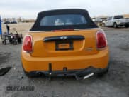 ✅ 2017 MINI Convertible Cooper • VIN: WMWWG5C58H3C20183 • Lot: 92155665. Wystawiony na Copart z przebiegiem 70 166 mil. Bezpłatny archiwum sprzedaży aukcyjnych z USA i szczegółowy raport historii pojazdu na DreamBid. Zdjęcie 6.