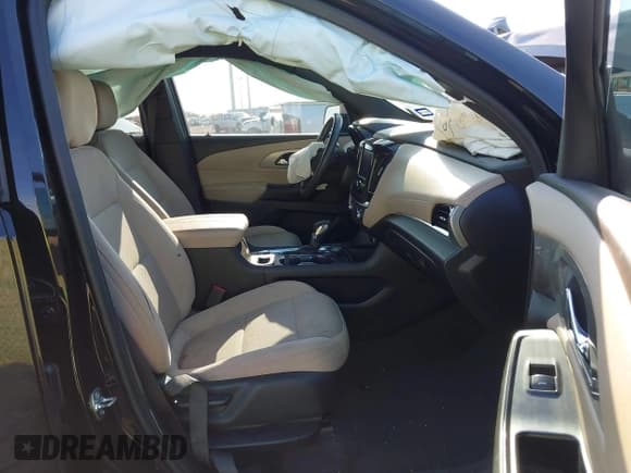 ✅ 2023 Chevrolet Traverse LS • VIN: 1GNERFKW5PJ321043 • Lot: 43370186. Wystawiony na IAAI z przebiegiem 32 386 mil. Bezpłatny archiwum sprzedaży aukcyjnych z USA i szczegółowy raport historii pojazdu na DreamBid. Zdjęcie 5.