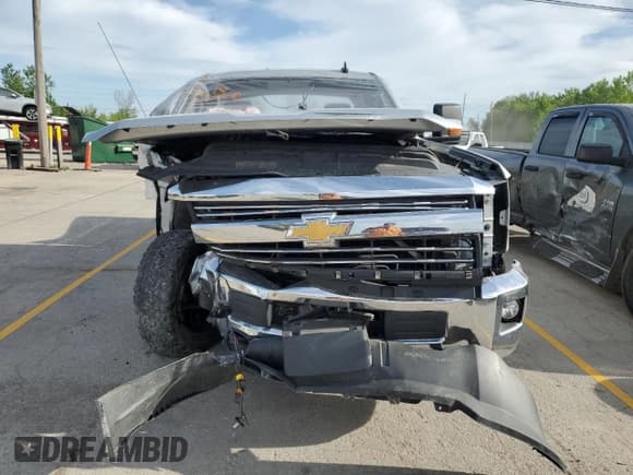 ✅ 2015 Chevrolet Silverado 2500HD LT • VIN: 1GC1KVEG7FF642786 • Lot: 56591865. Wystawiony na Copart z przebiegiem Nie podano. Bezpłatny archiwum sprzedaży aukcyjnych z USA i szczegółowy raport historii pojazdu na DreamBid. Zdjęcie 5.