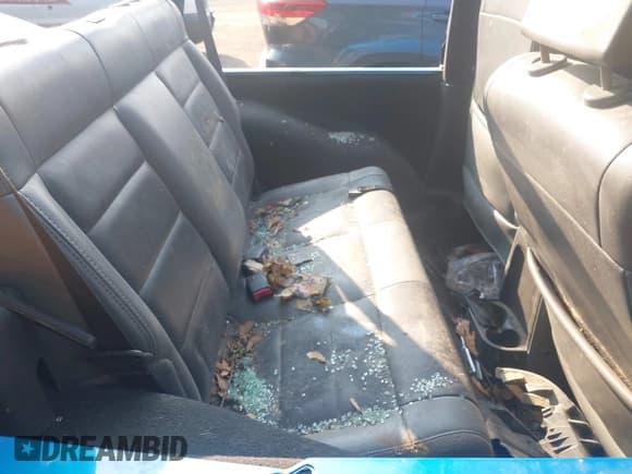 ✅ 2010 Jeep Wrangler Sahara • VIN: 1J4GA5D13AL224157 • Lot: 42320133. Wystawiony na IAAI z przebiegiem 154 450 mil. Bezpłatny archiwum sprzedaży aukcyjnych z USA i szczegółowy raport historii pojazdu na DreamBid. Zdjęcie 8.