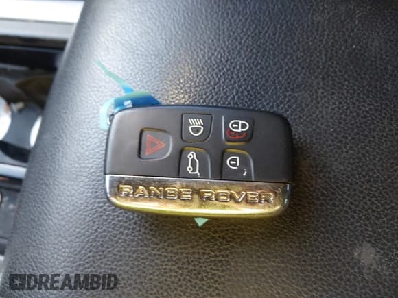 ✅ 2017 Land Rover Range Rover Evoque SE • VIN: SALVP2BG1HH209423 • Lot: 43694948. Listed on IAAI with 102,395 mi. Free auction sales archive from the USA and detailed vehicle history report at DreamBid. Image 11.