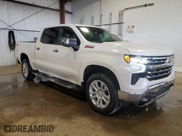 ✅ 2025 Chevrolet Silverado 1500 • VIN: 3GCUKGED8SG179015 • Lot: 63764015. Listed on Copart with 39 mi. Free auction sales archive from the USA and detailed vehicle history report at DreamBid. Image 4.